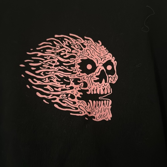 Liquid Death Limited Edition Cropped Tee - Black & Pink - Picture 3 of 4
